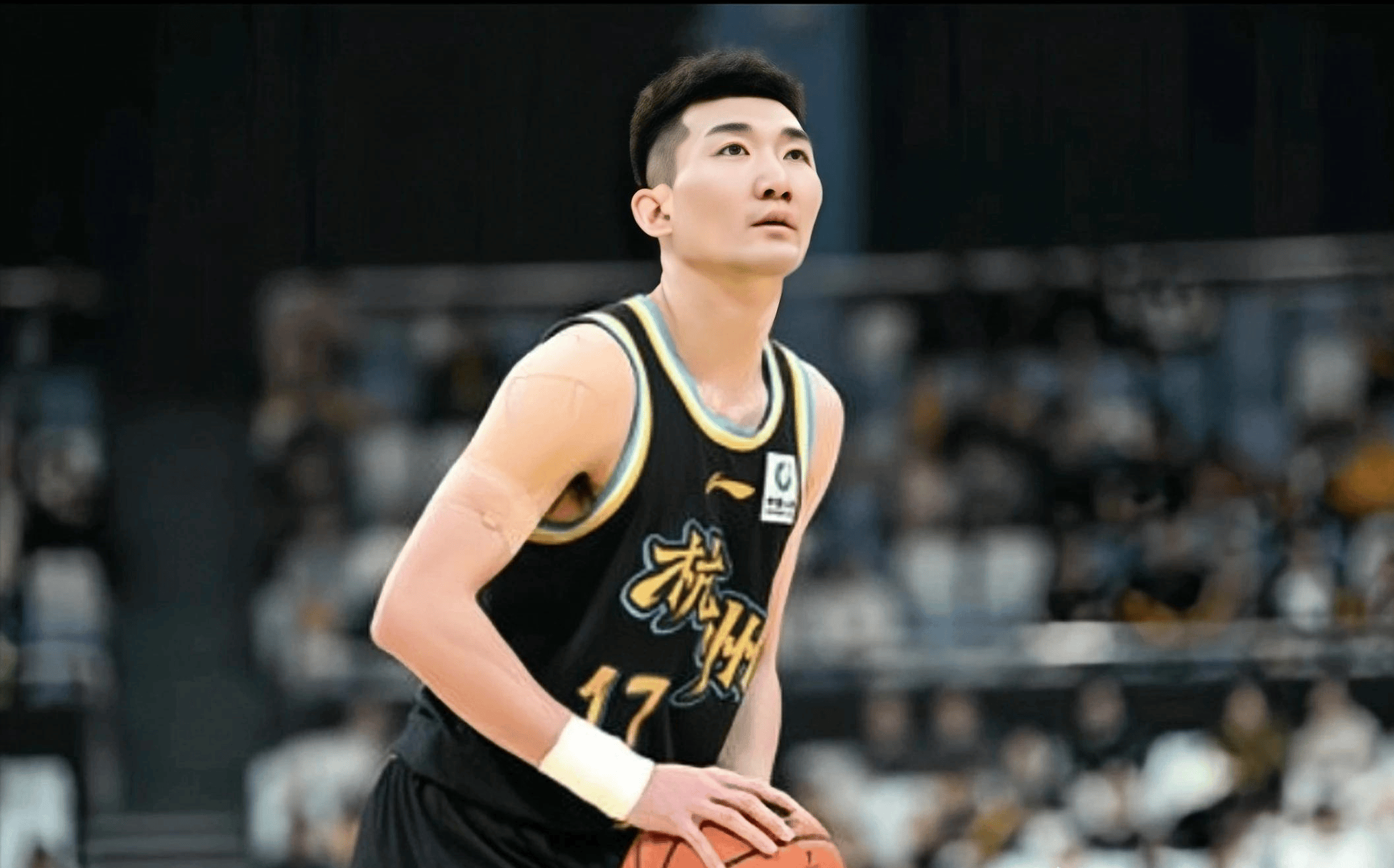 关于赛地聚焦——CBA季后赛今夜热度飙升,广厦男篮队长鼓劲,更衣室稳定,球队文化再被提及的信息 关于赛地聚焦——CBA季后赛今夜热度飙升,广厦男篮队长鼓劲,更衣室稳定,球队文化再被提及的信息