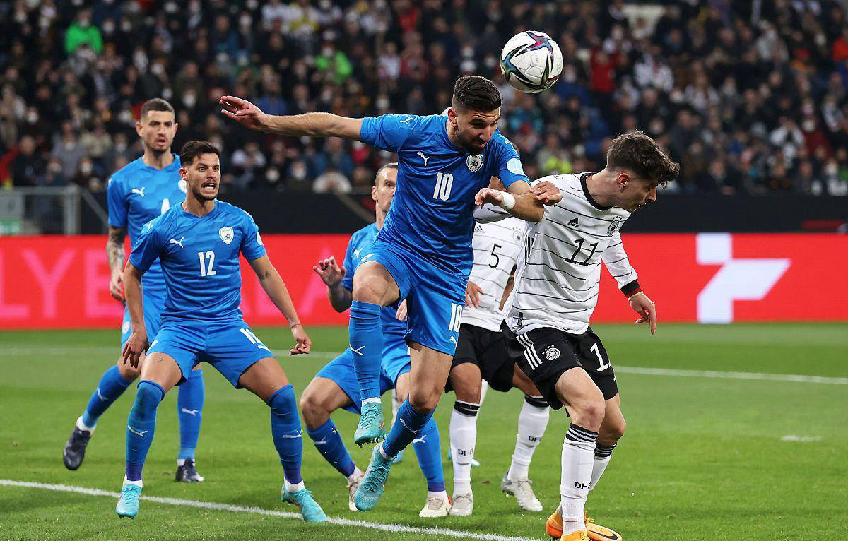 包含赛后埃因霍温调整名单以备欧篮联；状态回暖环节打磨；管理层满意；数据趋势出现新变化的词条