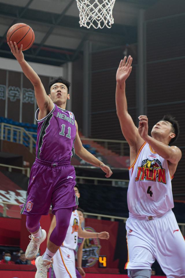 波特兰开拓者转会期强势反弹加时末段波特兰开拓者备战英超，山东男篮防线松动备战西甲直接炸裂的简单介绍